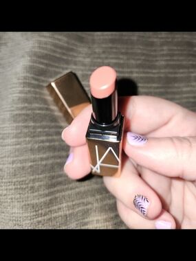 NARS Creamy Peach-Pink Lipstick